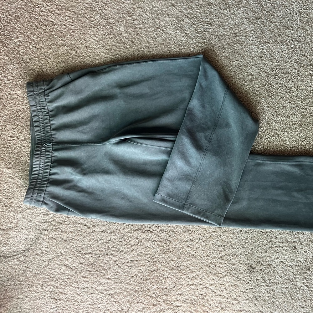 Lululemon regular length softstreme straight pant
